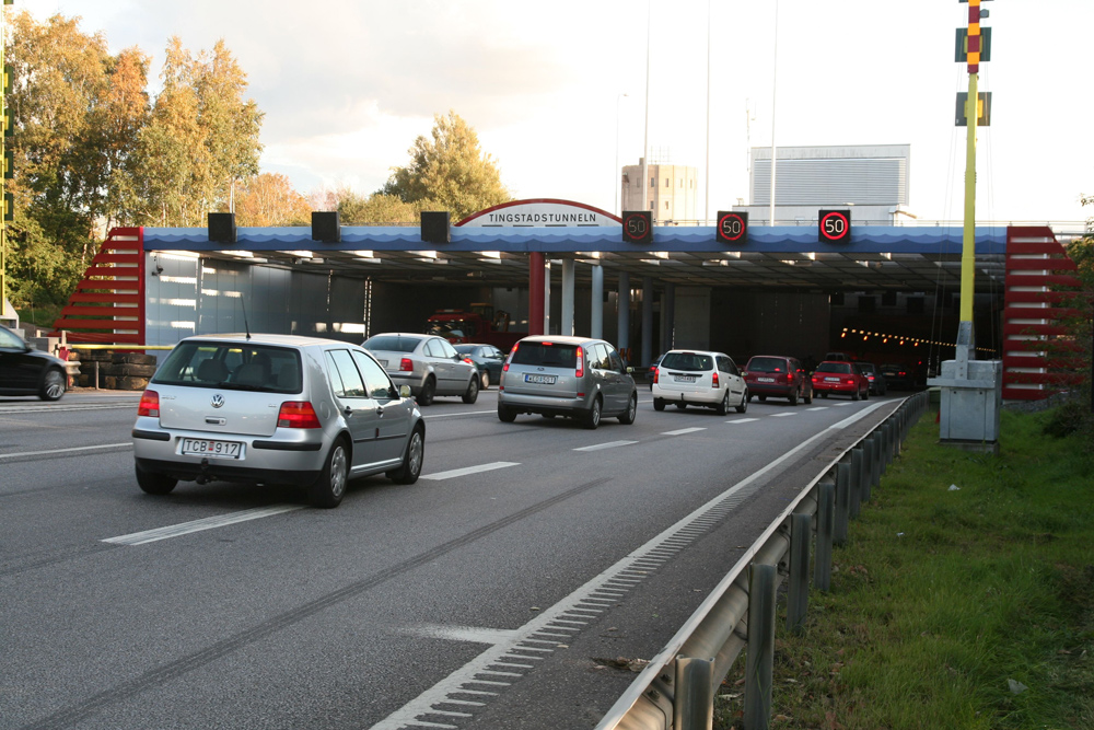 Kö till en tunnel